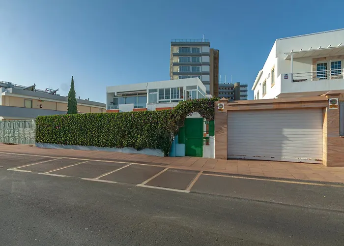 Apartamento Con Terraza Y Piscina En Playa Del Ing