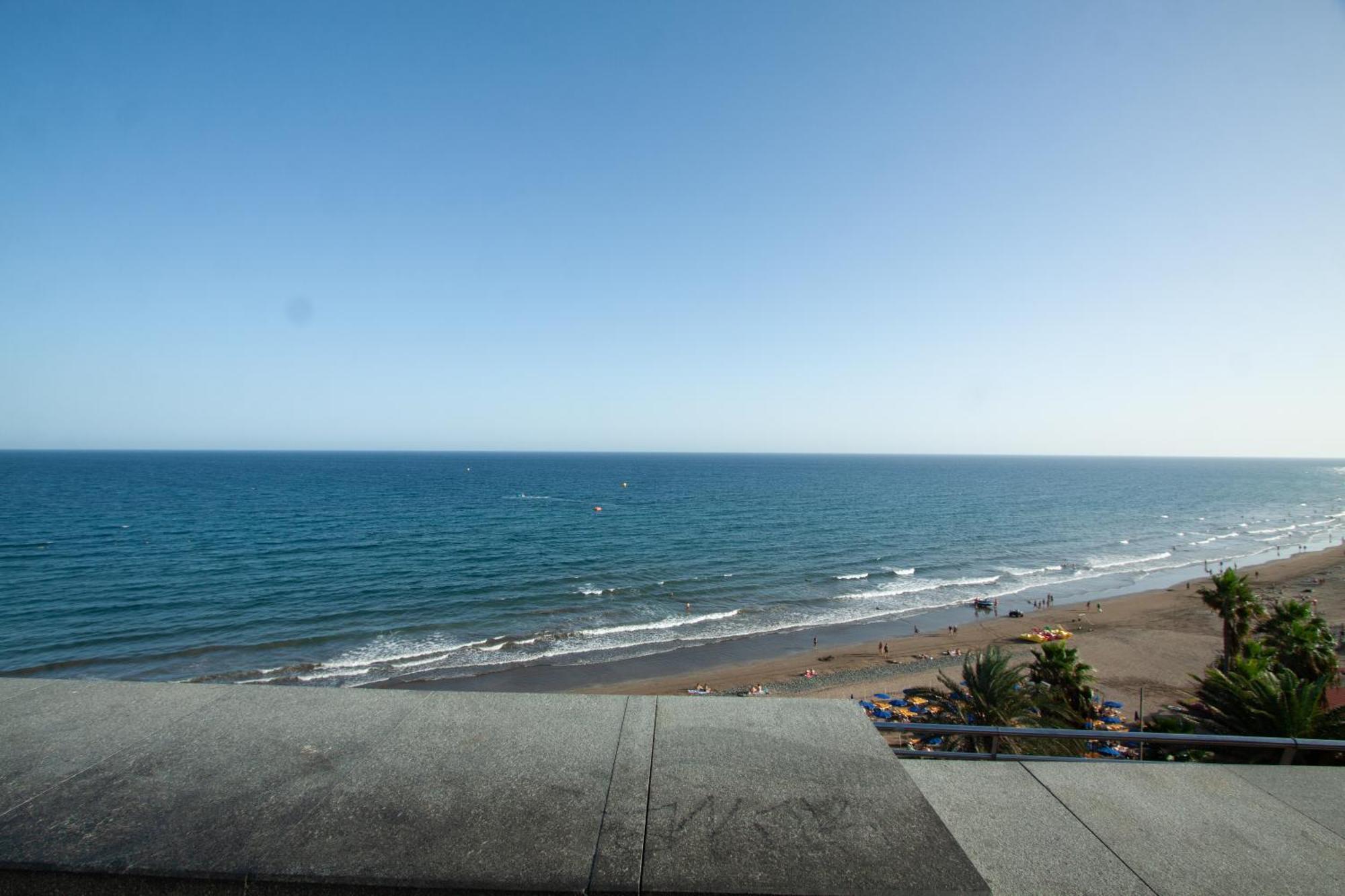Con Terraza Y Piscina En Playa Del Ing