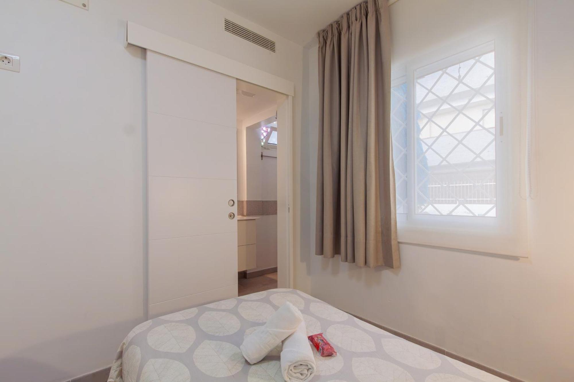 Apartment Con Terraza Y Piscina En Playa Del Ing *